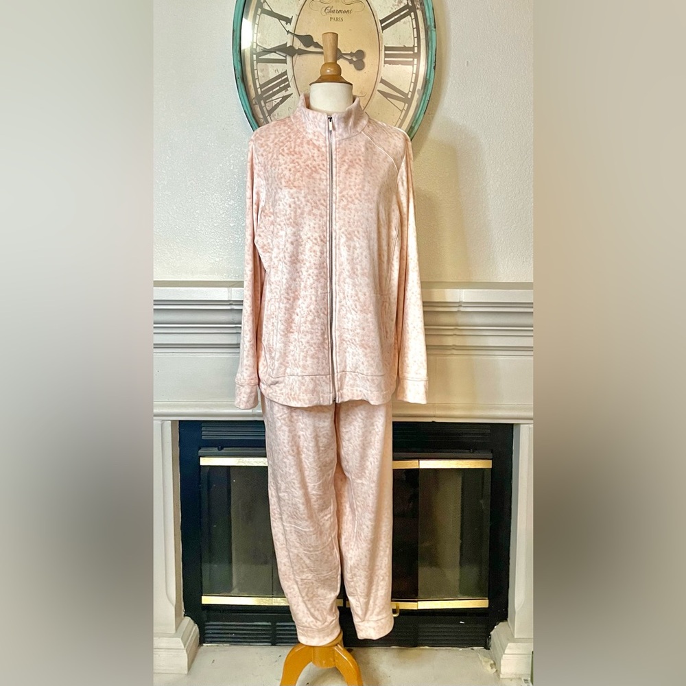 Susan Graver Cream Sweatsuit